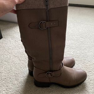 Size 10 zip up fashion boots